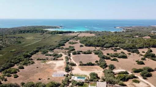 Exclusive Menorcan finca with access to the sea in an authentic Mediterranean landscape for rent